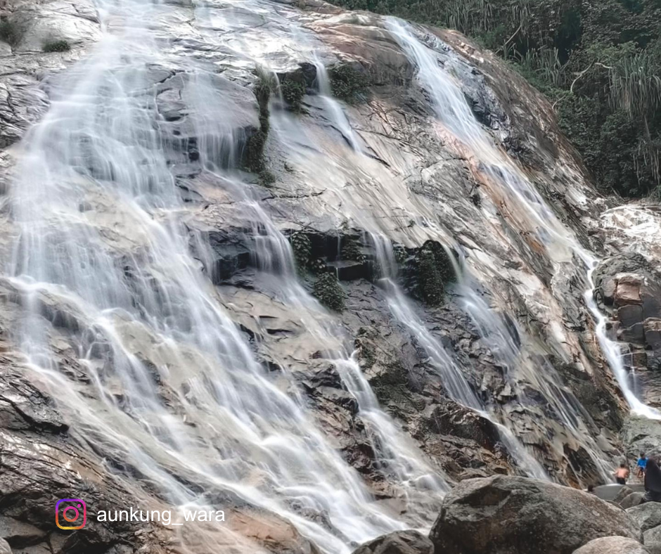 Budo-Su-ngai Padi National Park (Pacho Waterfall)